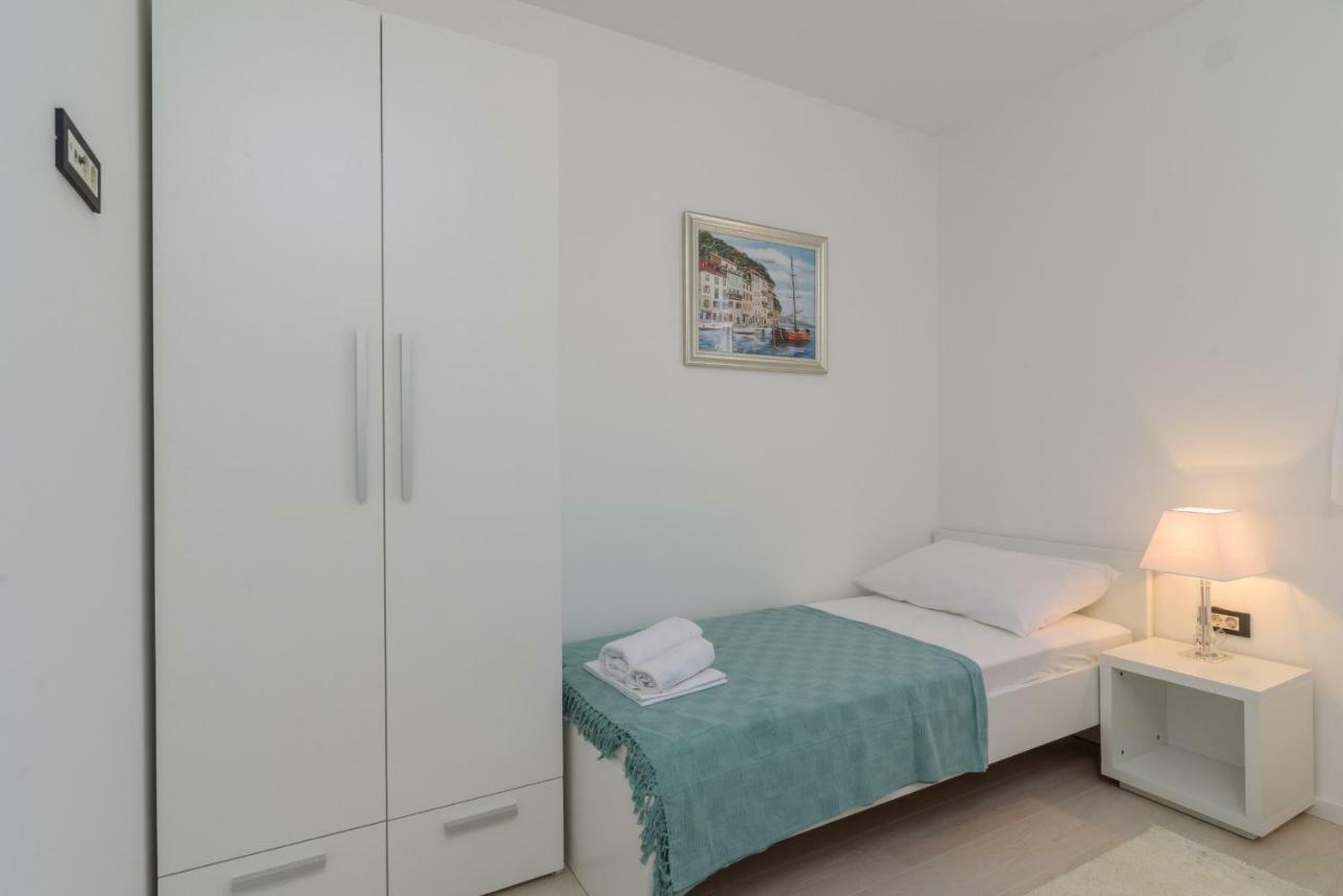 Apartments Villa Dalmatia 트로기르 객실 사진
